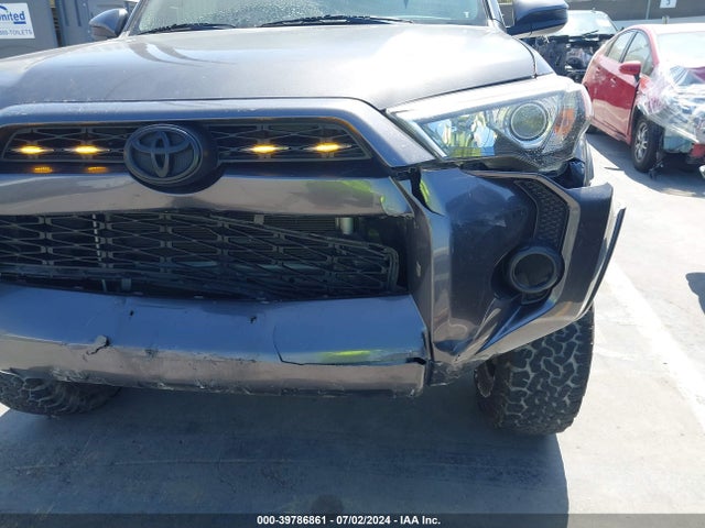 Toyota 4RUNNER SR5 2017 JTEZU5JR2H5158629 Image 6