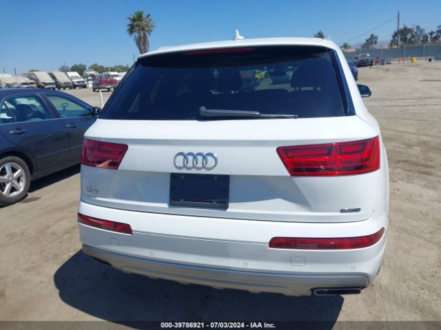 WA1AHAF71KD044697 Audi Q7 45 Premium