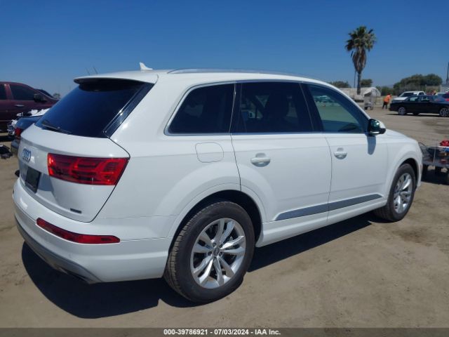 WA1AHAF71KD044697 Audi Q7 45 Premium