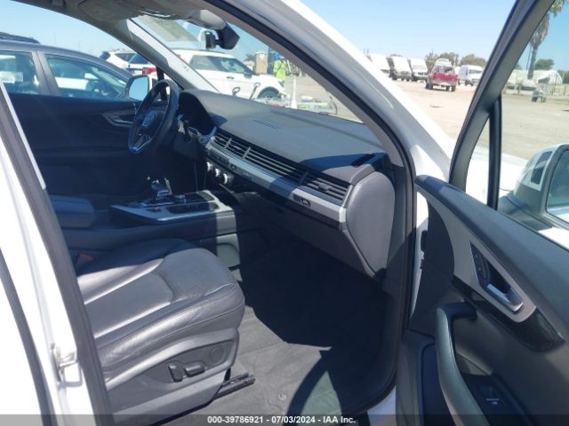 WA1AHAF71KD044697 Audi Q7 45 Premium