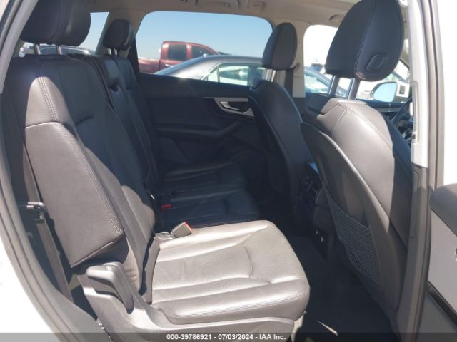 WA1AHAF71KD044697 Audi Q7 45 Premium