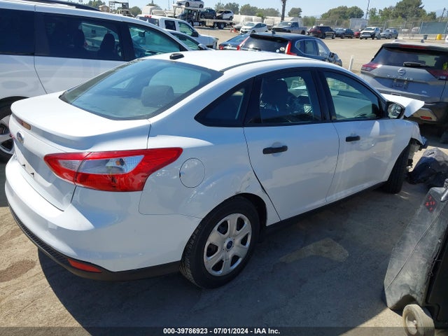 Ford FOCUS S 2014 1FADP3E27EL374240 Image 4