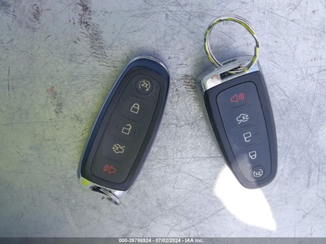 1FADP3J25GL221039 Ford Focus Titanium