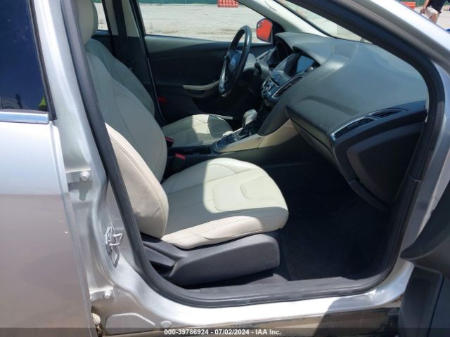 1FADP3J25GL221039 Ford Focus Titanium