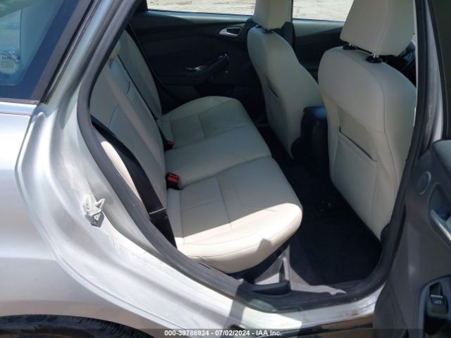 1FADP3J25GL221039 Ford Focus Titanium