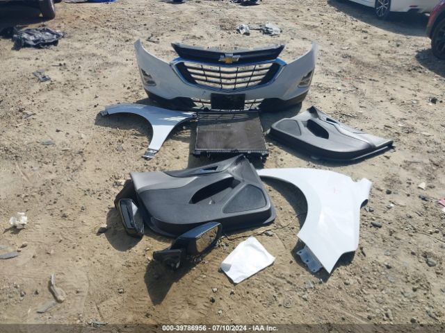 2GNAXHEV9J6111455 Chevrolet EQUINOX LS
