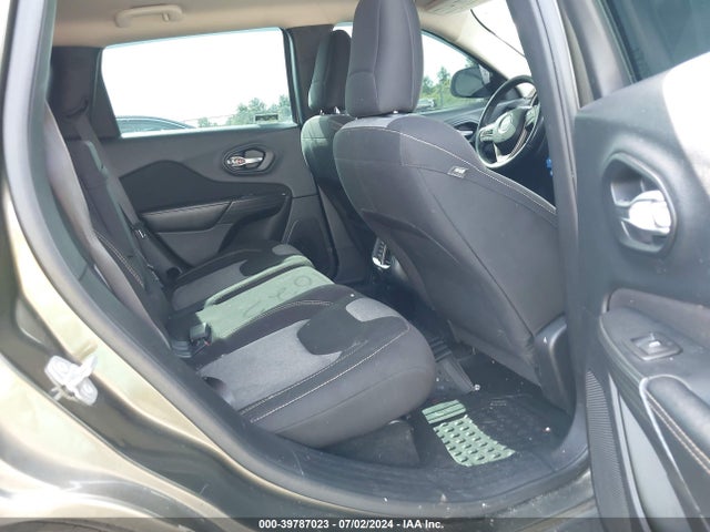 1C4PJLAB3GW160233 Jeep Cherokee Sport