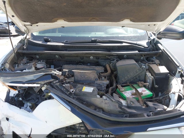 Toyota RAV4 LE 2016 JTMZFREV0GD085827 Image 10
