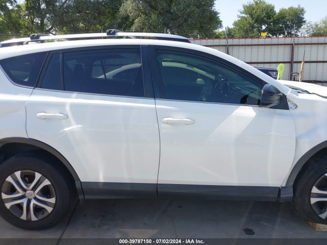 Toyota RAV4 LE 2016 JTMZFREV0GD085827 Image 13
