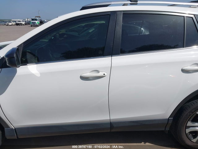 Toyota RAV4 LE 2016 JTMZFREV0GD085827 Image 14
