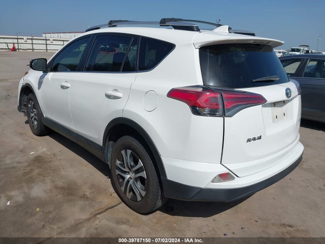 Toyota RAV4 LE 2016 JTMZFREV0GD085827 Image 3