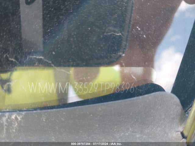 2009 MINI COOPER CLUBMAN WMWML33529TP98396 Photo 8