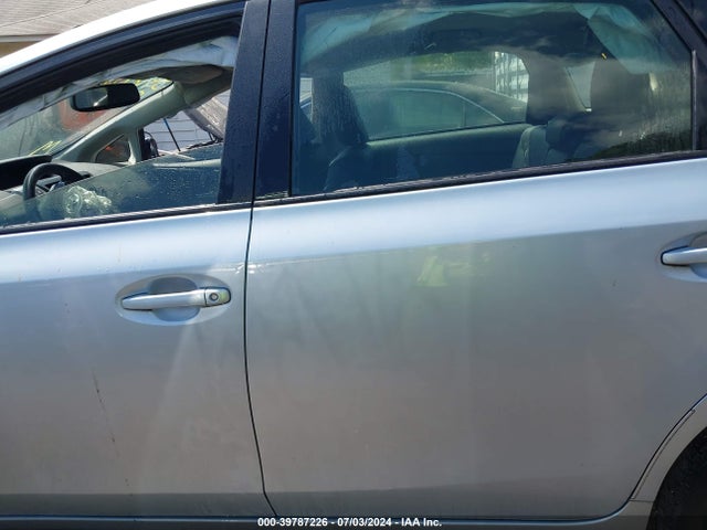 Toyota Prius V Four 2015 JTDZN3EU2FJ028679 Image 15