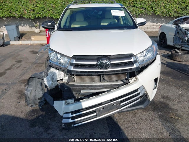 Toyota Highlander Xle 2018 5TDJZRFH7JS561922 Image 12