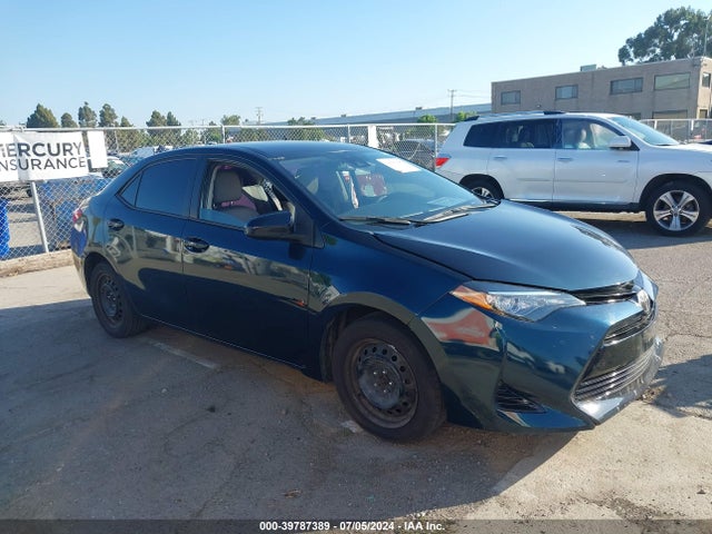 Toyota COROLLA LE 2018 2T1BURHEXJC003237 zdjęcie główne