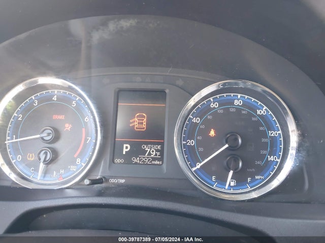 Toyota COROLLA LE 2018 2T1BURHEXJC003237 Image 7