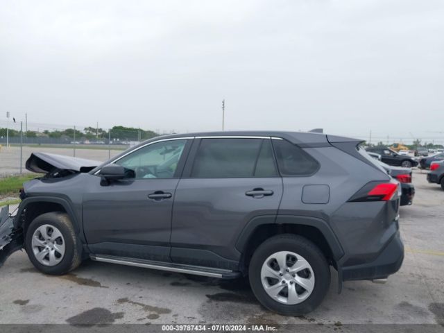 2T3H1RFV7NW220942 Toyota RAV4 LE