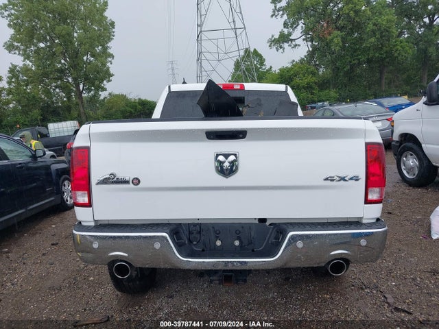 1C6RR7LT2JS206624 RAM 1500 Big Horn  4x4 5'7 Box