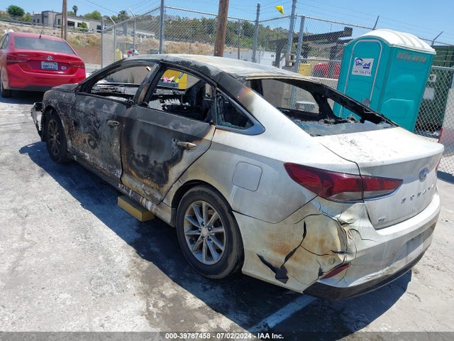 Hyundai SONATA SE 2019 5NPE24AF0KH797477 Image 3
