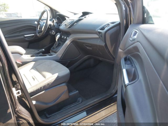 1FMCU0G7XFUB81822 Ford ESCAPE SE
