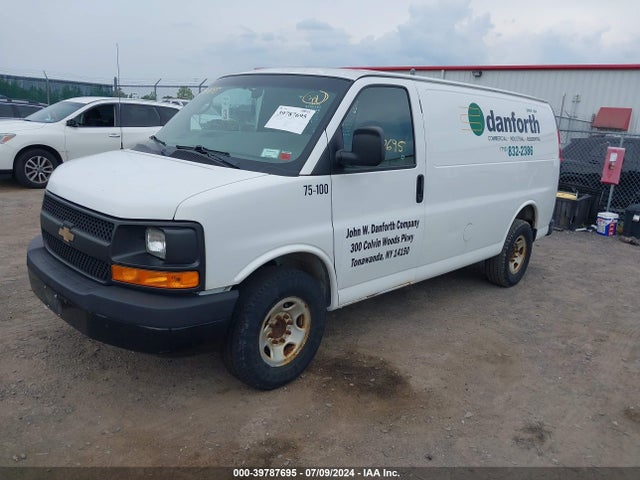 Chevrolet Express 2500 Work Van 2015 1GCWGFCF4F1129094 Image 2