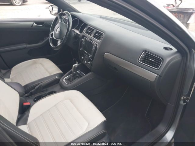 3VWD17AJ5HM408532 Volkswagen Jetta 1.8t Sport