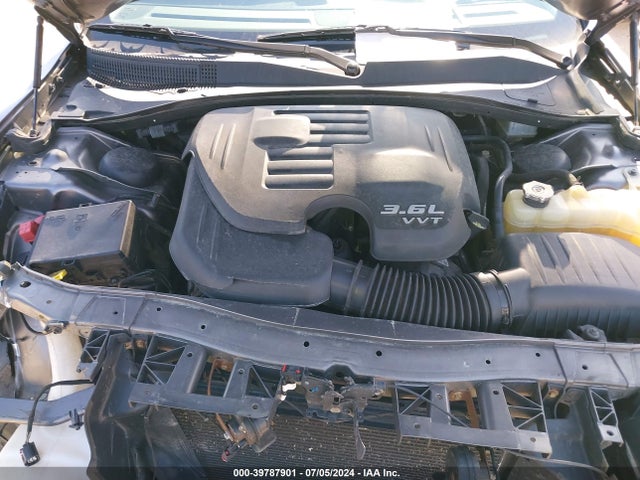 2C3CCARG4HH637382 Chrysler 300 Limited Awd
