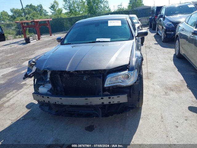 2C3CCARG4HH637382 Chrysler 300 Limited Awd