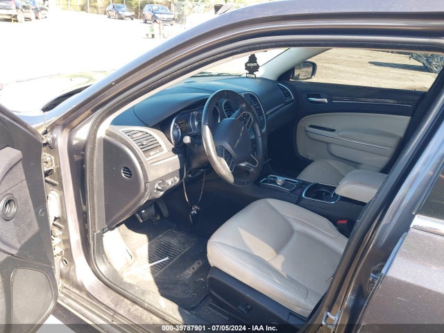 2C3CCARG4HH637382 Chrysler 300 Limited Awd