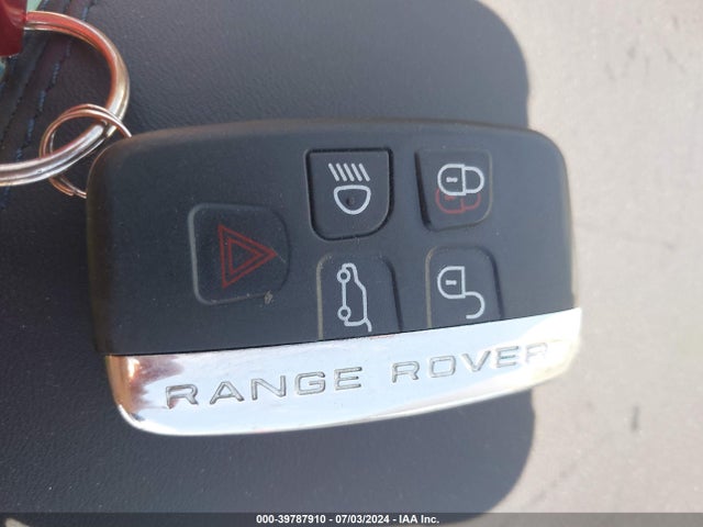 2011 JAGUAR XJ SAJWA2GE6BMV20608 Photo 10