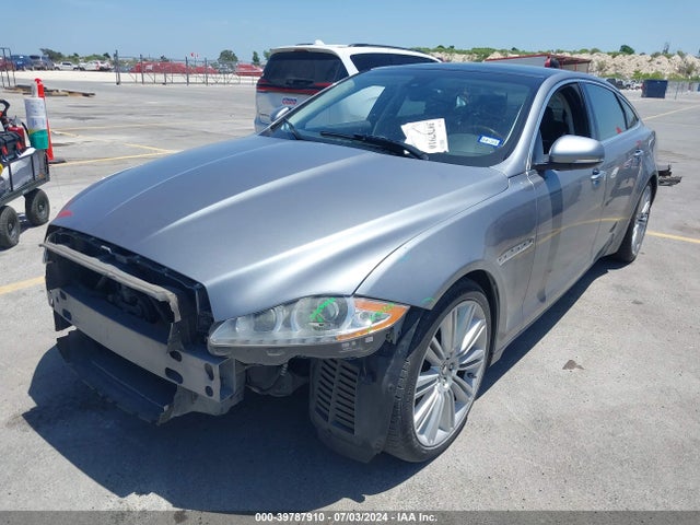 2011 JAGUAR XJ SAJWA2GE6BMV20608 Photo 1