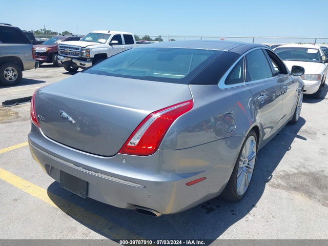 2011 JAGUAR XJ SAJWA2GE6BMV20608 Photo 3