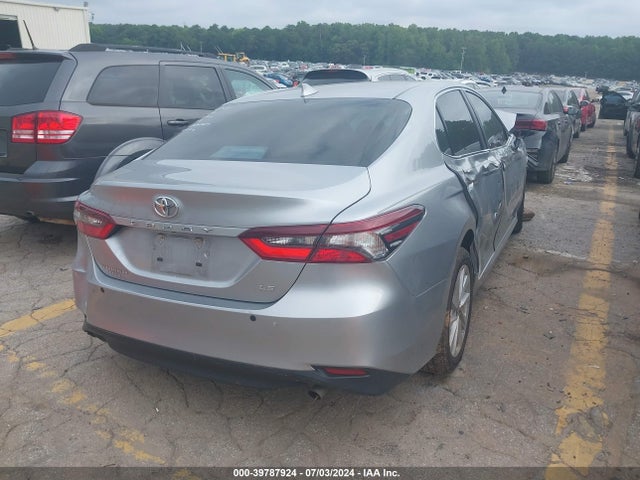 Toyota CAMRY LE 2022 4T1C11AK8NU718214 Image 4