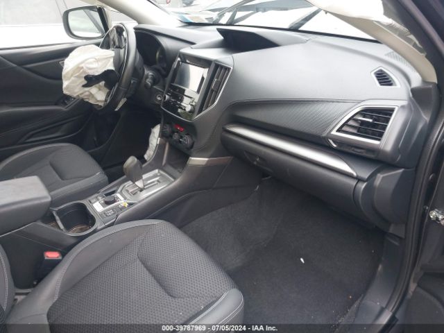 JF2SKAEC5KH501290 Subaru Forester Premium