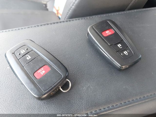 JTDKARFU1G3006905 Toyota Prius Four
