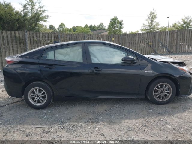 JTDKARFU1G3006905 Toyota Prius Four