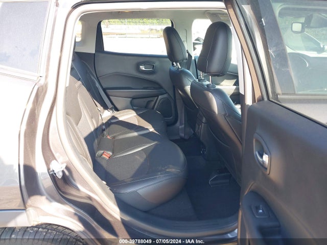 3C4NJCBB7KT624399 Jeep Compass Altitude Fwd