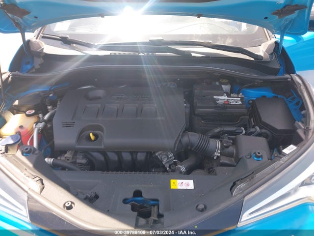 Toyota C-HR XLE 2019 NMTKHMBX0KR075895 Image 10