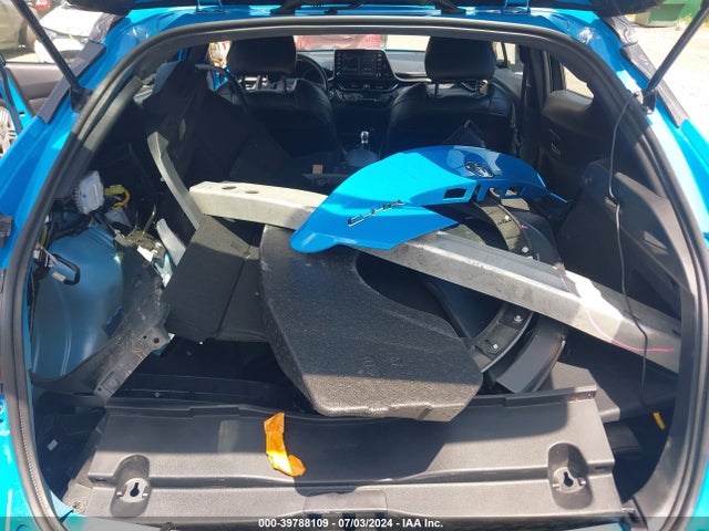 Toyota C-HR XLE 2019 NMTKHMBX0KR075895 Image 18