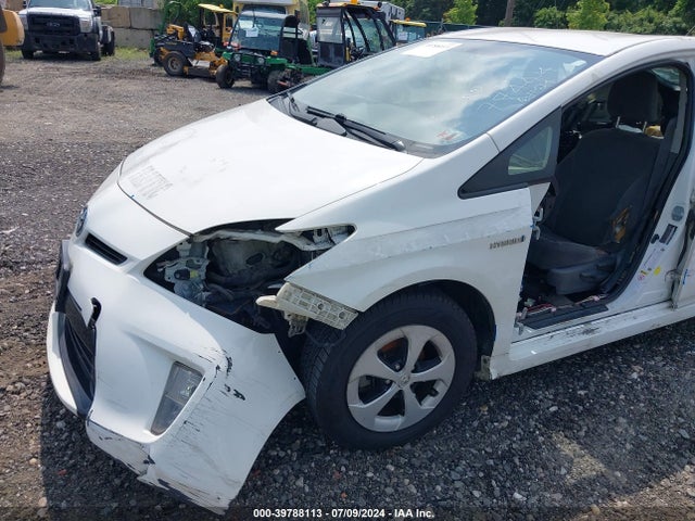 Toyota Prius Two 2014 JTDKN3DUXE1801691 Image 6