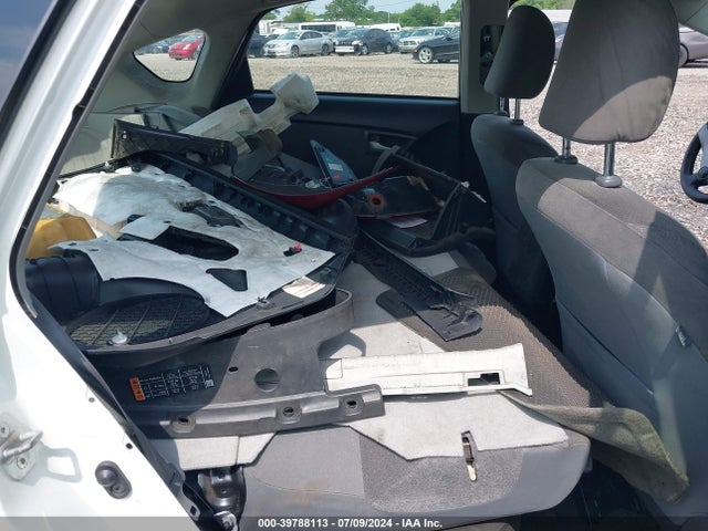 Toyota Prius Two 2014 JTDKN3DUXE1801691 Image 8