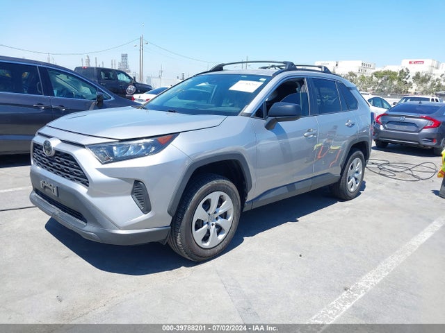 Toyota RAV4 LE 2020 2T3H1RFV3LC045944 Image 2