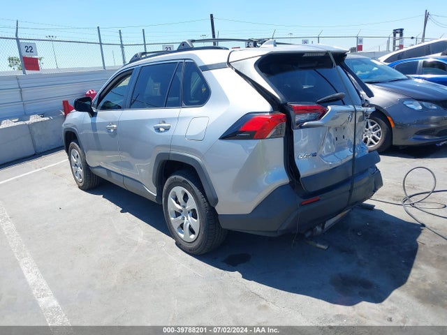 Toyota RAV4 LE 2020 2T3H1RFV3LC045944 Image 3