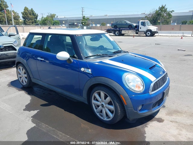 2008 MINI COOPER S WMWMF73588TT91244 Photo 0
