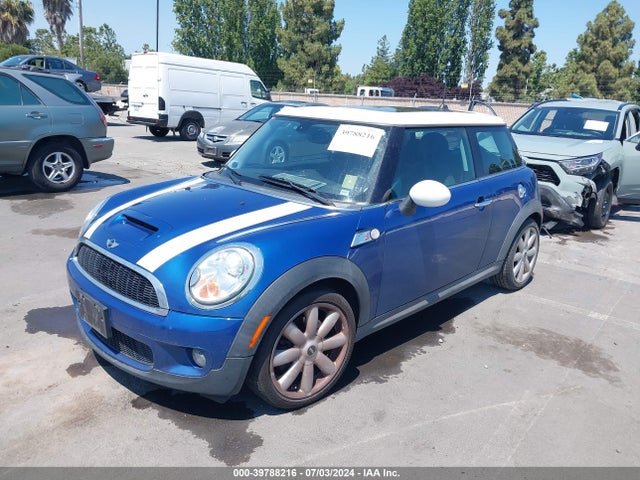 2008 MINI COOPER S WMWMF73588TT91244 Photo 1