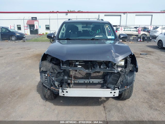 Toyota 4RUNNER SR5 2018 JTEBU5JR5J5504020 Image 11