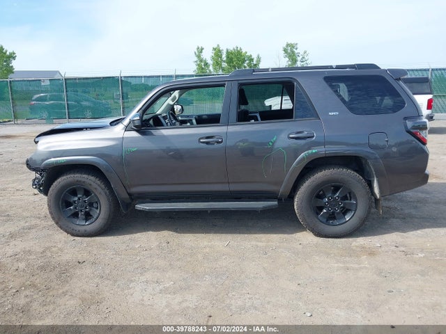 Toyota 4RUNNER SR5 2018 JTEBU5JR5J5504020 Image 13