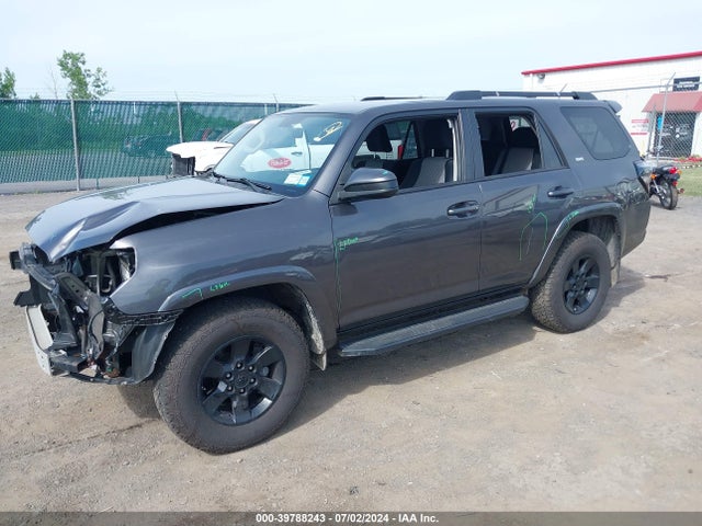 Toyota 4RUNNER SR5 2018 JTEBU5JR5J5504020 Image 2