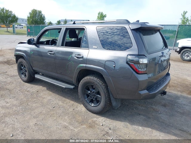 Toyota 4RUNNER SR5 2018 JTEBU5JR5J5504020 Image 3
