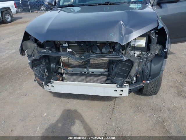 Toyota 4RUNNER SR5 2018 JTEBU5JR5J5504020 Image 6